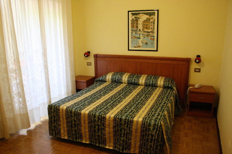 Hotel Bertusi Порета Терме Екстериор снимка