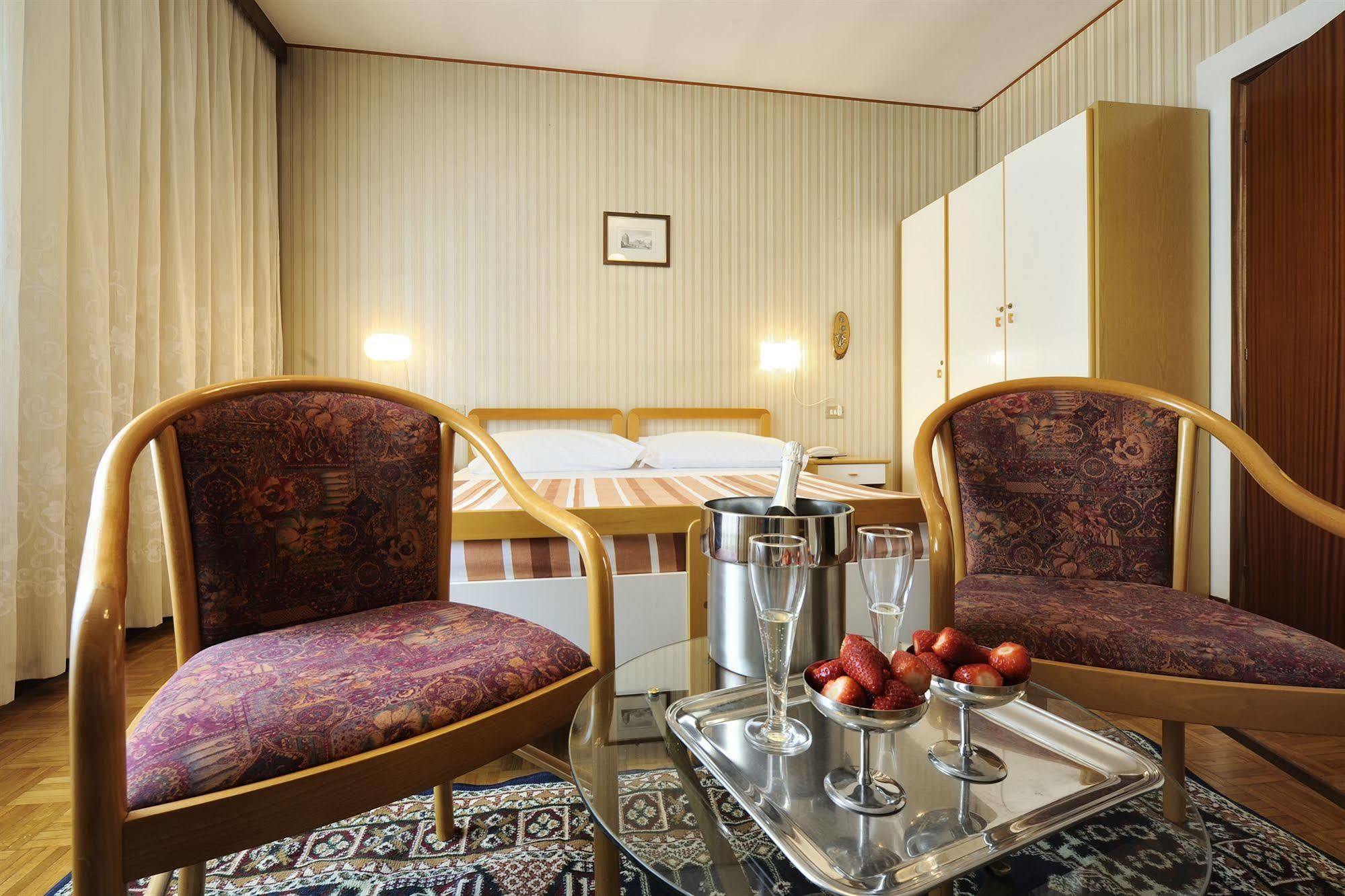 Hotel Bertusi Порета Терме Екстериор снимка