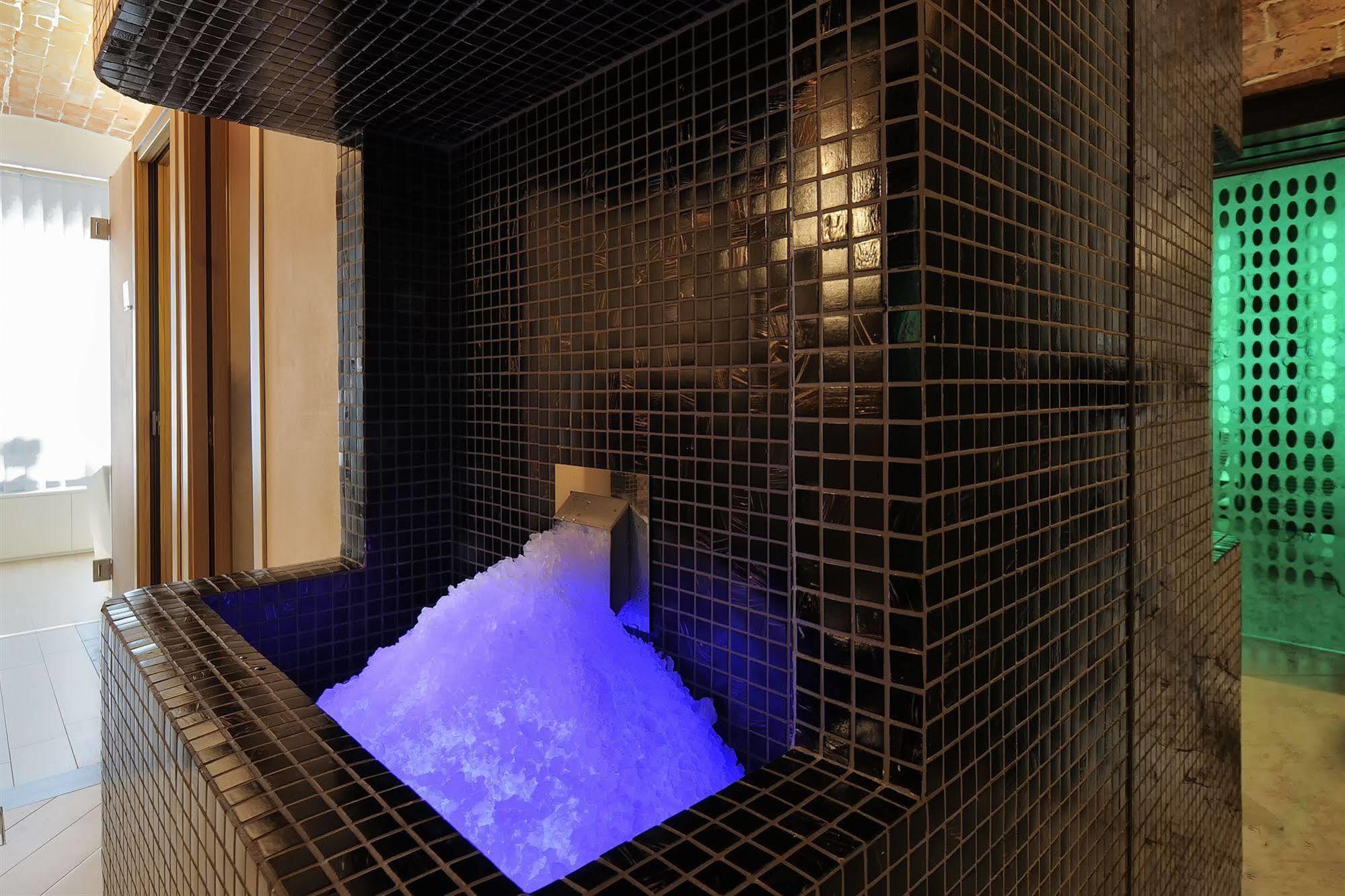 Hotel Bertusi Порета Терме Екстериор снимка