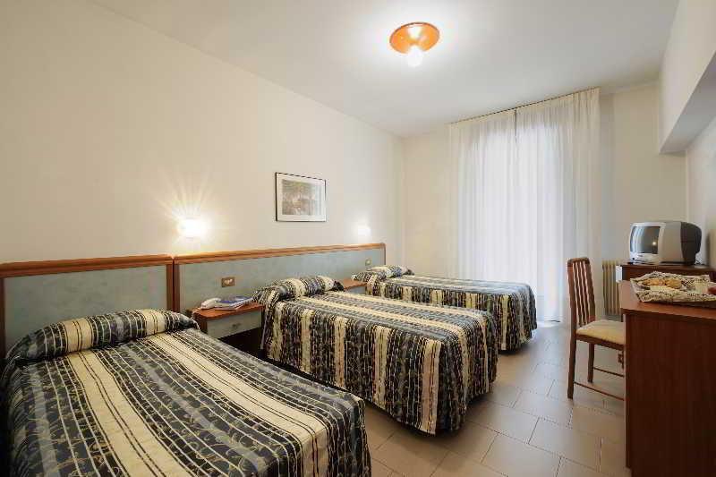 Hotel Bertusi Порета Терме Екстериор снимка
